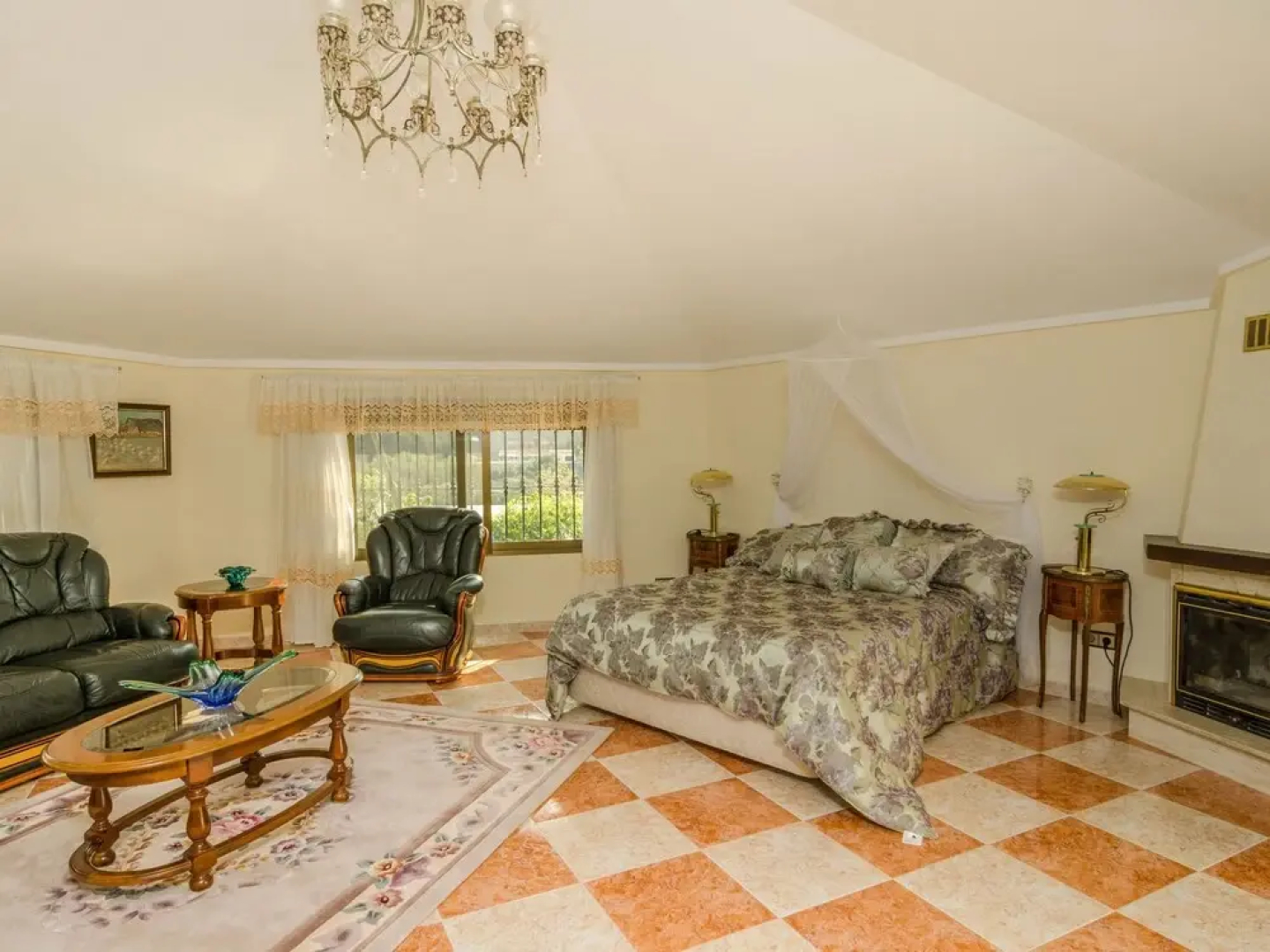 Detached Villa Private Pool, Large Terrace, Luxury Outside Kitchen Sleeping & Sitting Tower