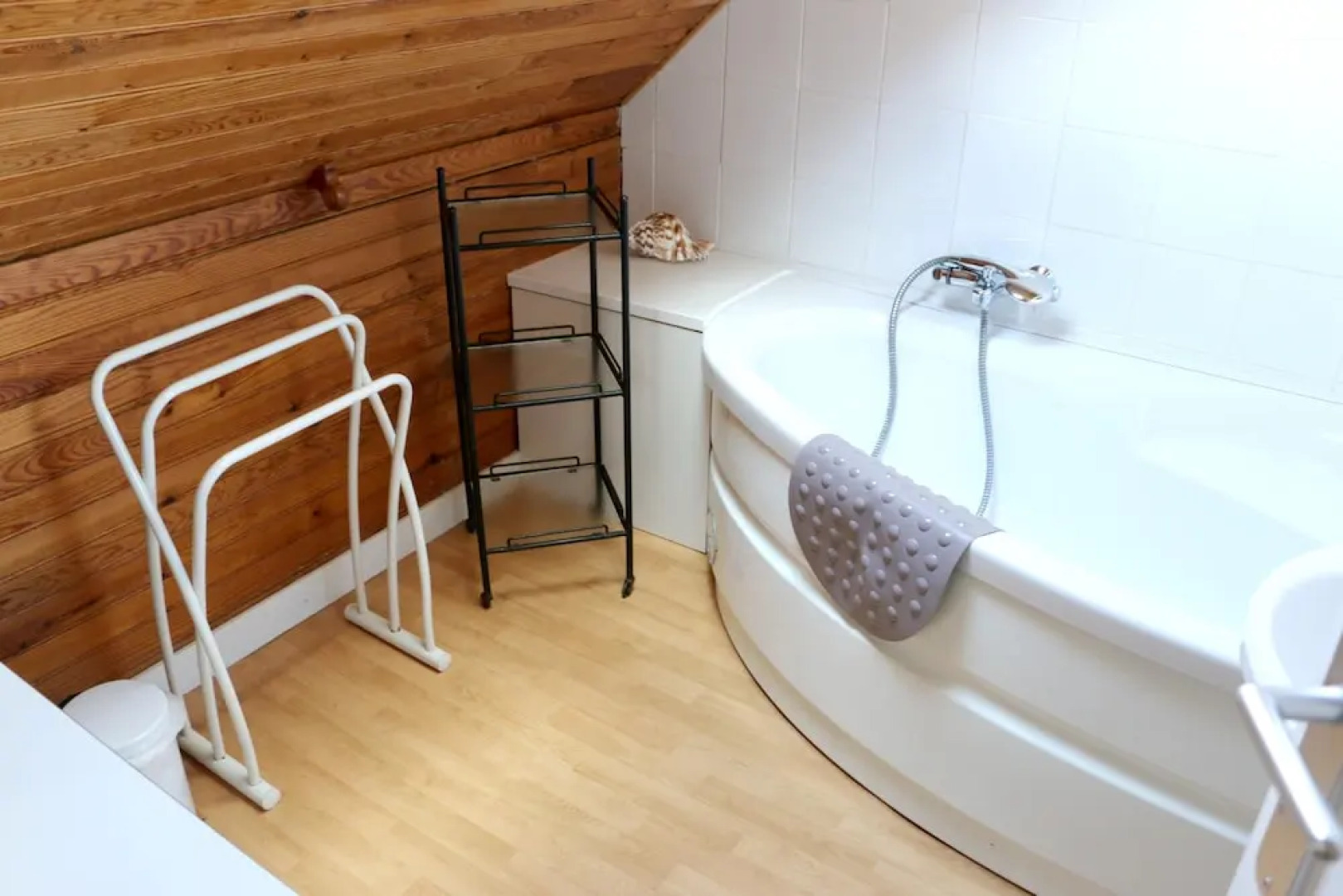 House With 2 Bedrooms in Lanester, With Wonderful Lake View and Enclos