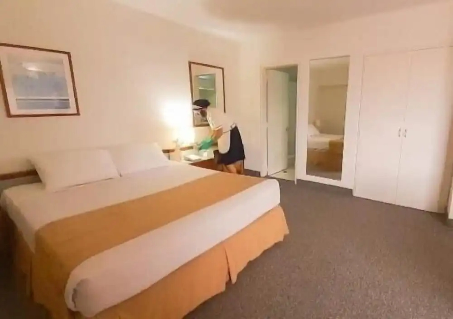 Hotel Cristina Suites