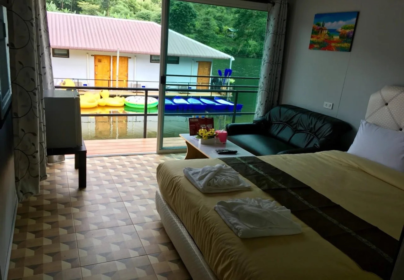 River Hill Side Resort