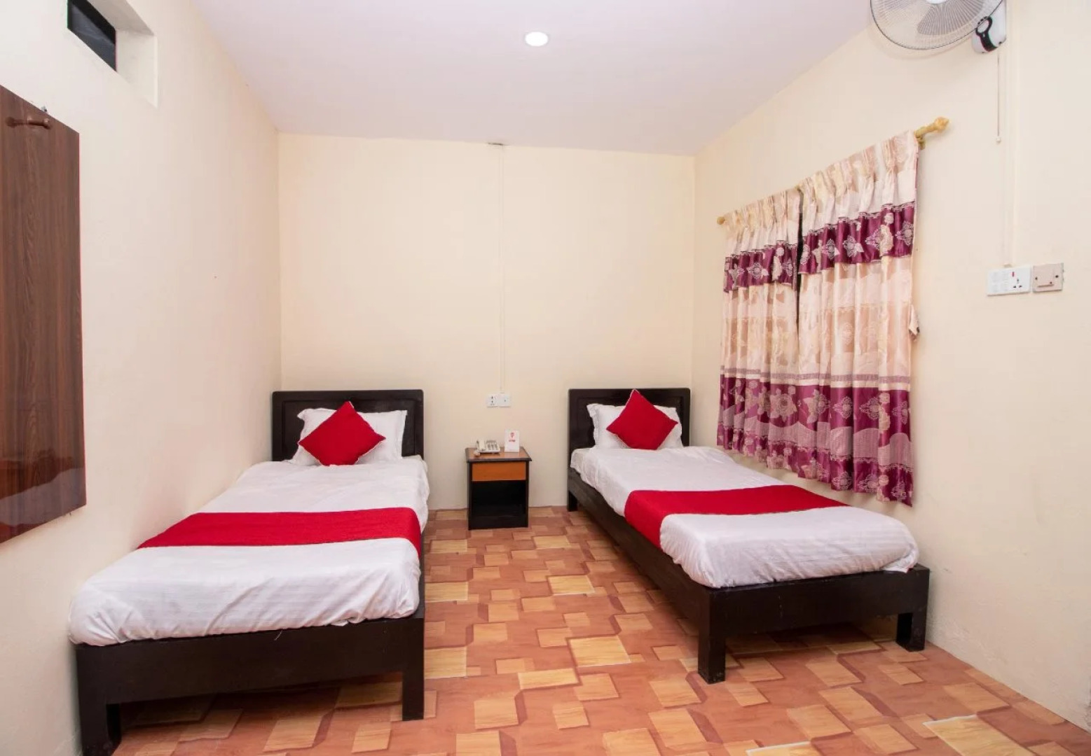 OYO 261 Hotel Peace Corner