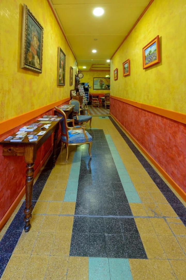 Les Arcades Le Lion Dor