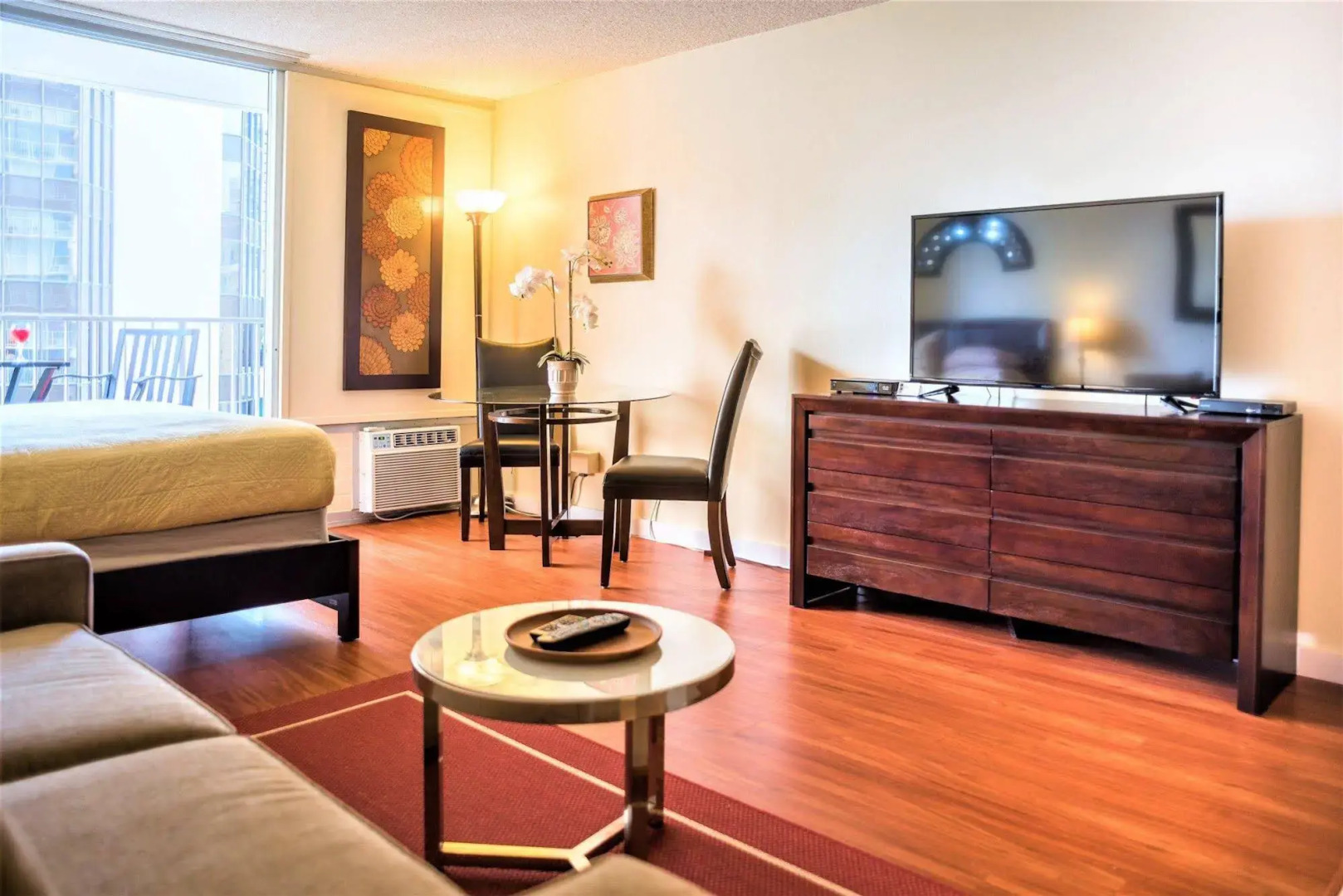 Waikiki Place - the Place to be in Waikiki