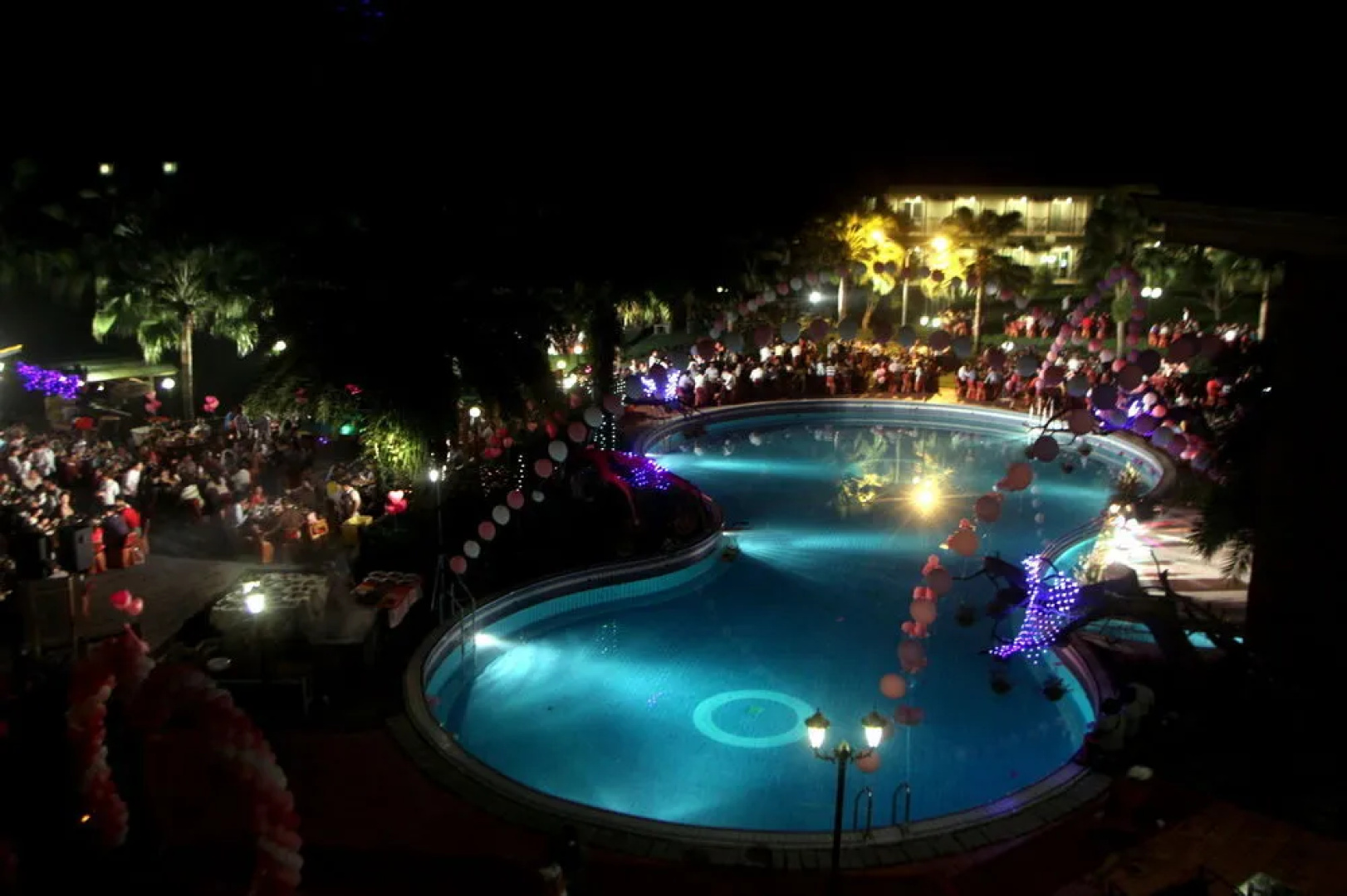 CRYSTAL RESORT - Continental Club
