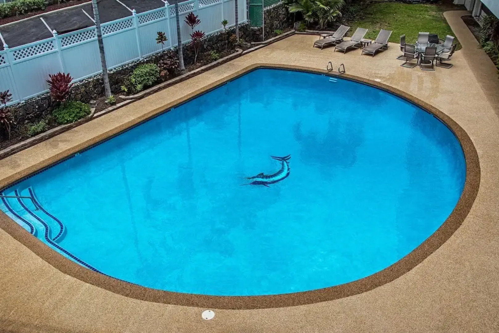 Kona Alii 403 by RedAwning