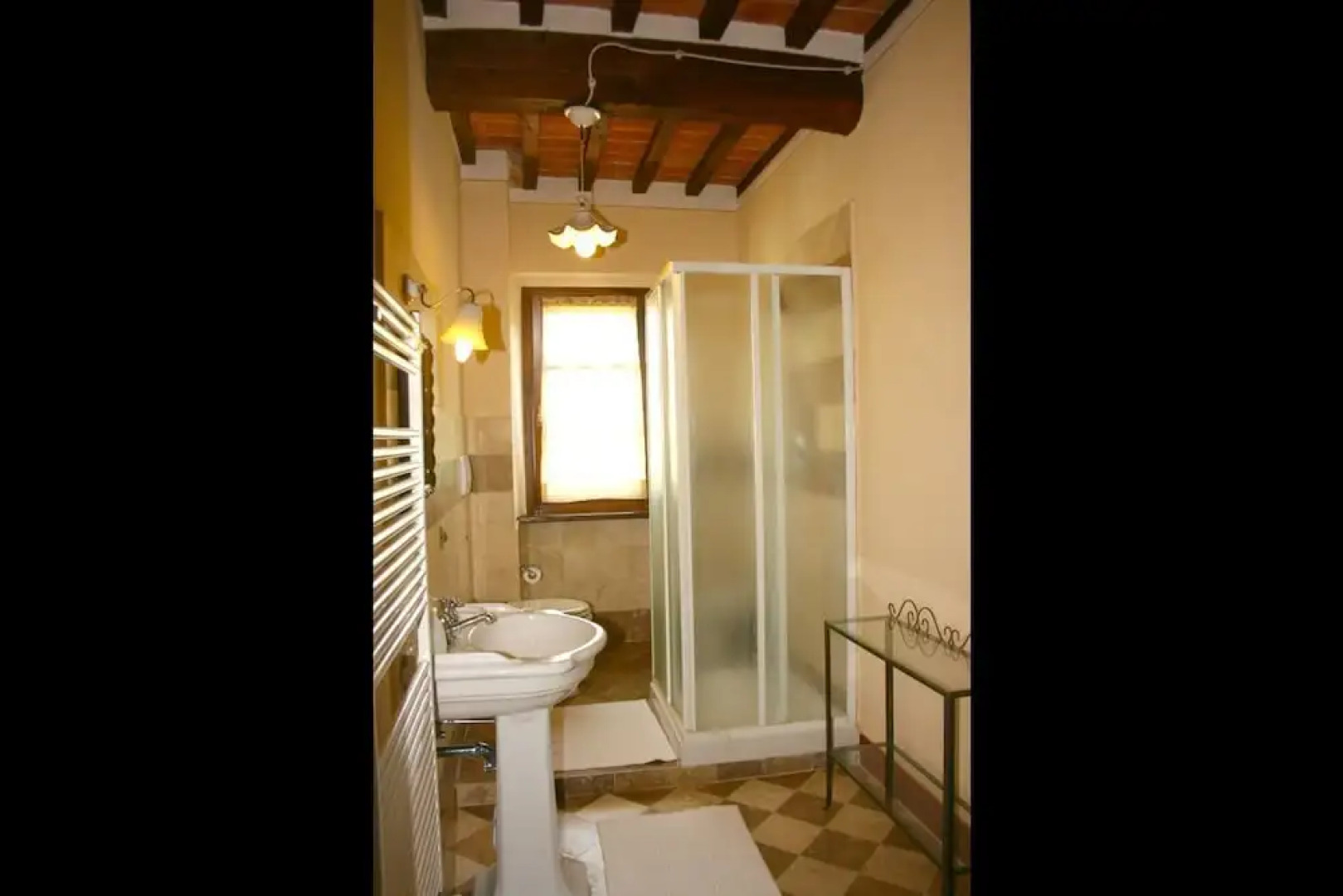 Private Villa with AC, private pool, WIFI, TV, terrace, pets allowed, parking, close to Arezzo