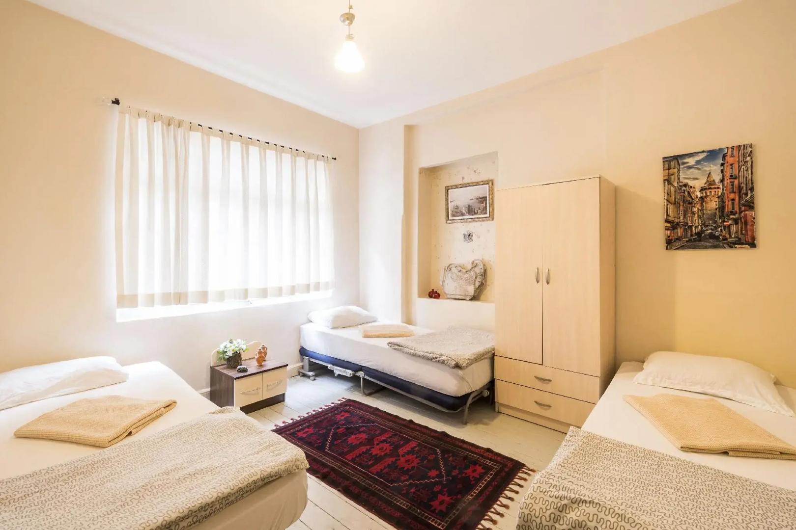 Levanten Hostel