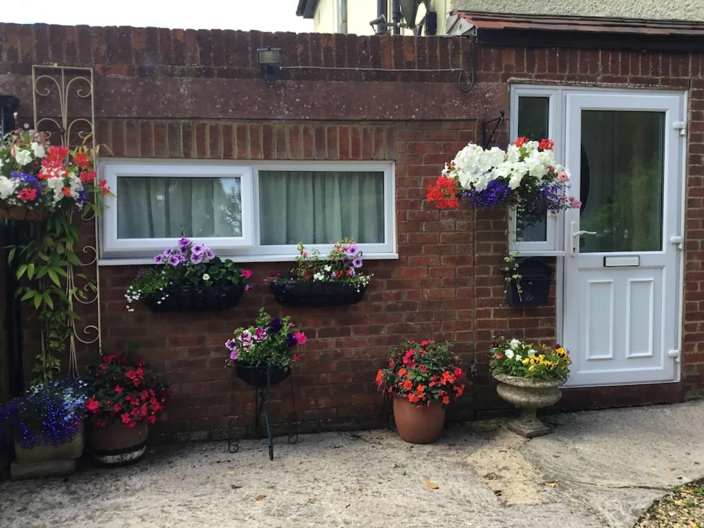 House With 4 Bedrooms in Warminster , With Enclosed Garden and Wifi