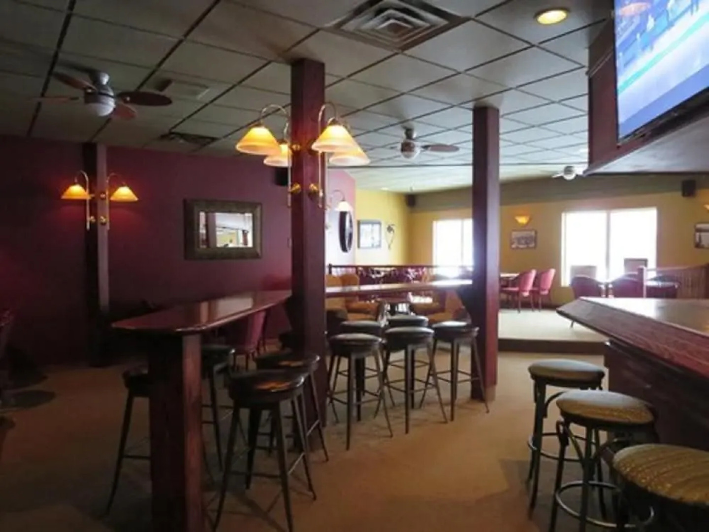 Town and Mountain Hotel