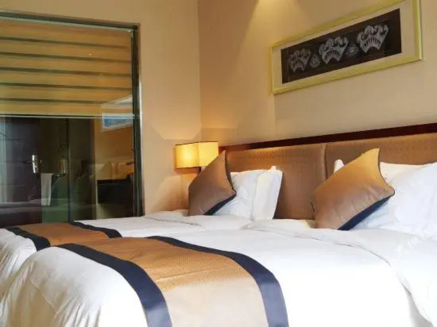 Island International Hotel