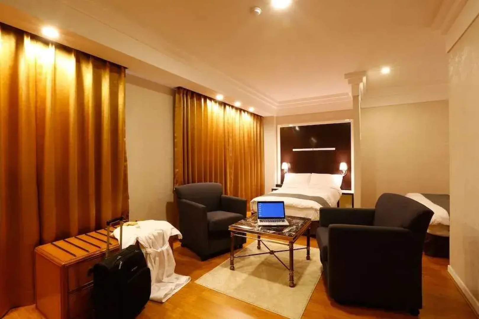 Anmyeondo Plaza Hotel