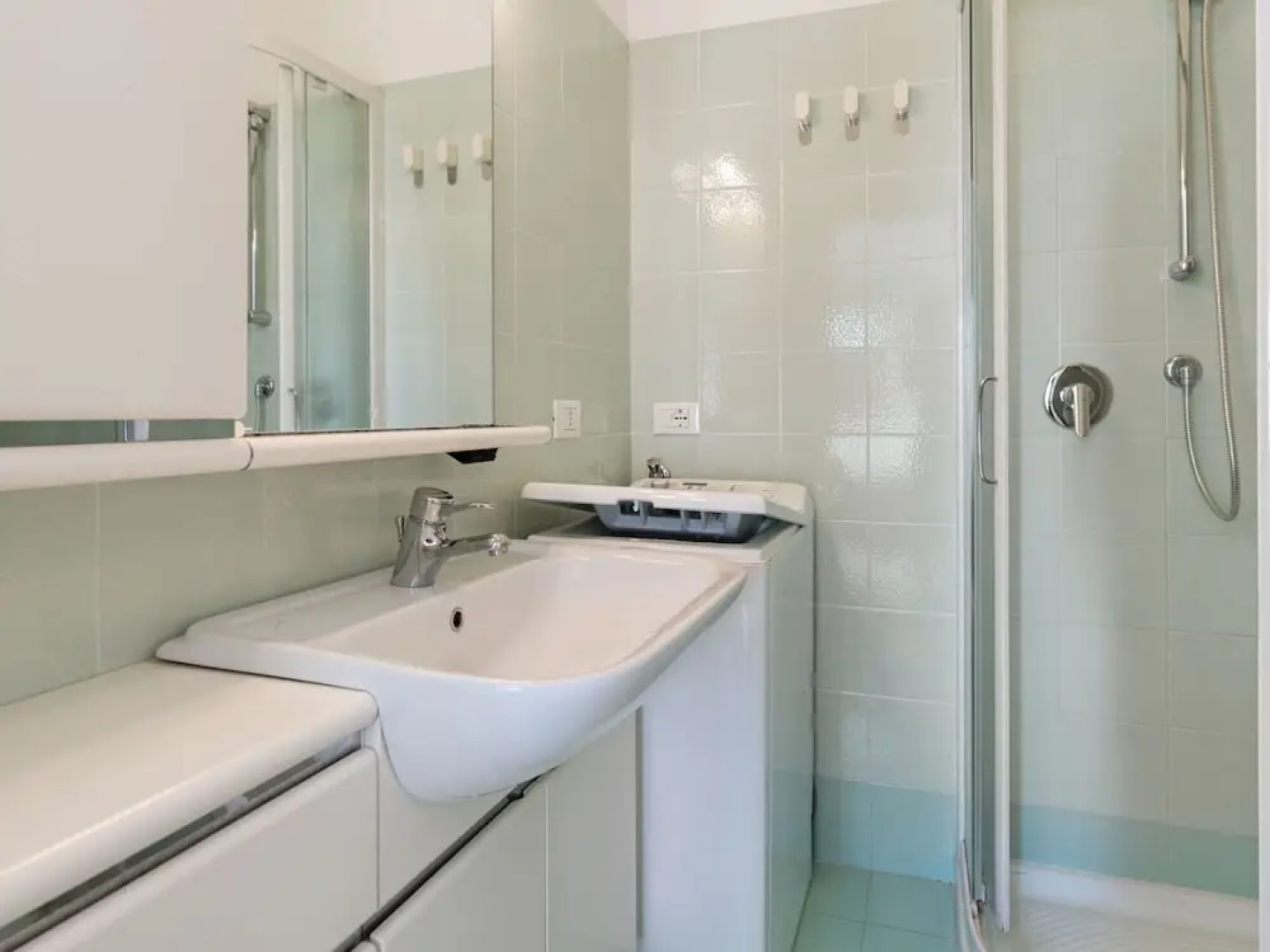 Pleasant Holiday Home in Gardone Riviera With Swimming Pool