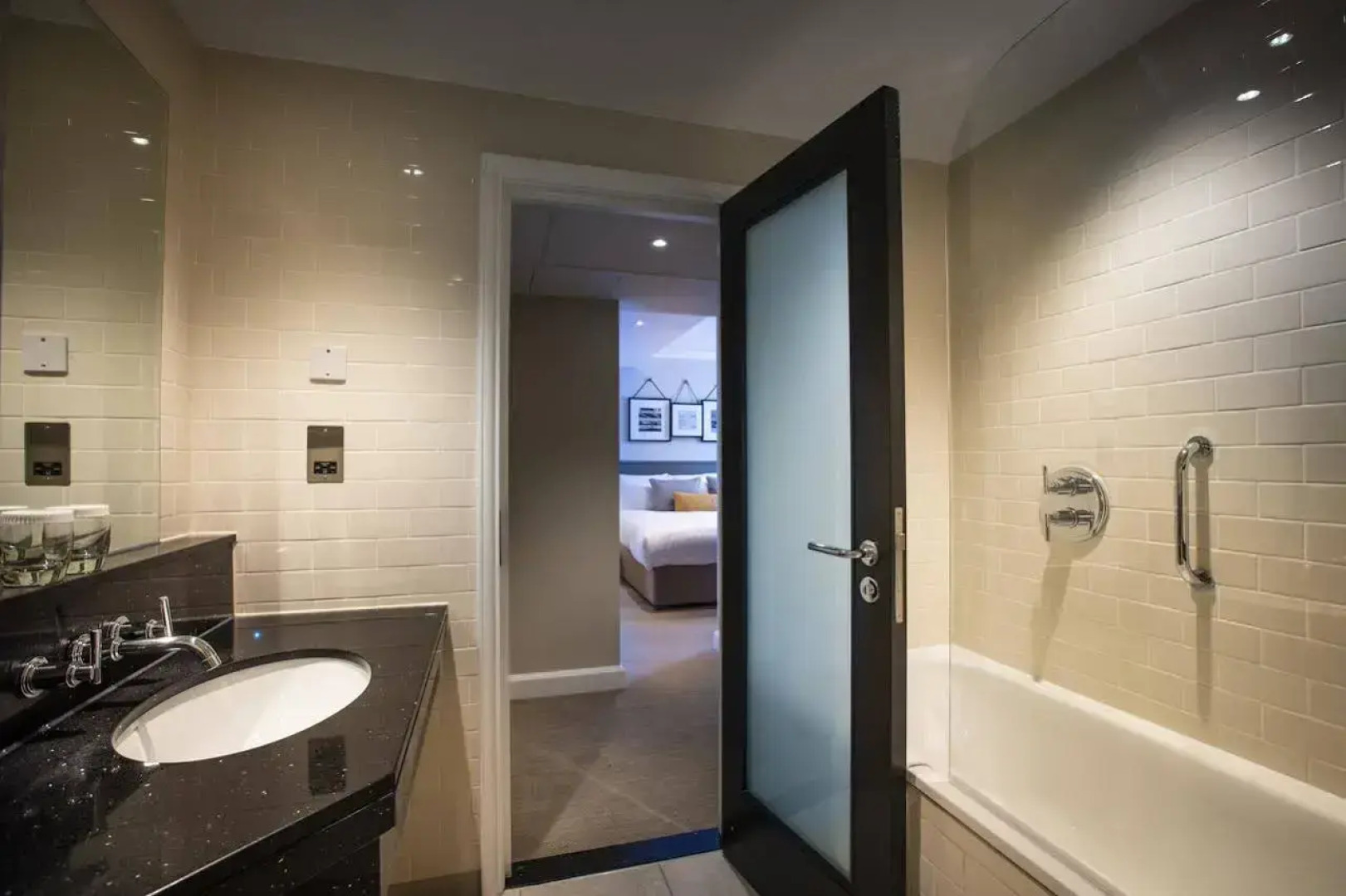 Отель The Clermont London, Victoria