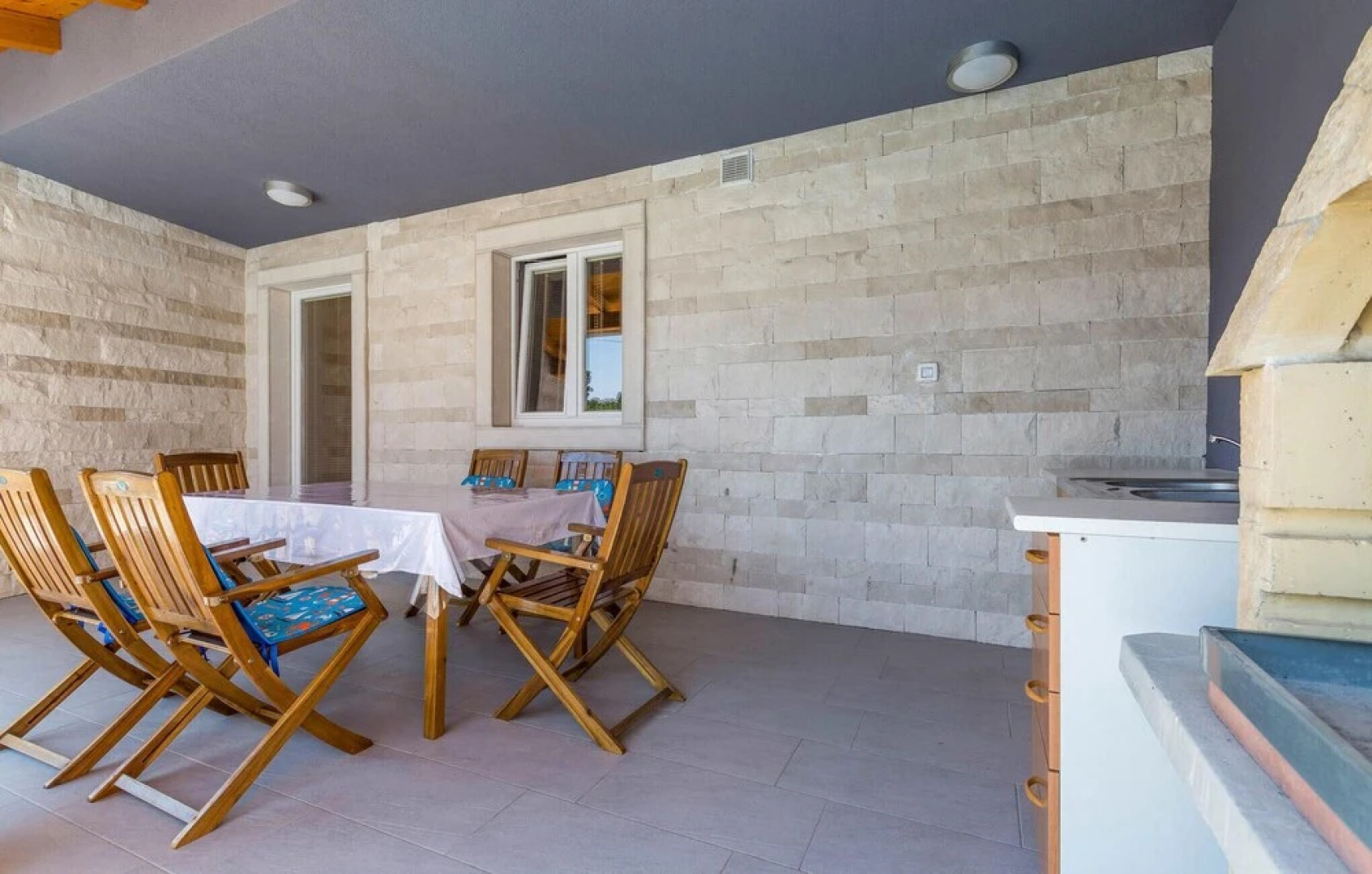 Amazing Home in Bratulici With Wifi and 2 Bedrooms