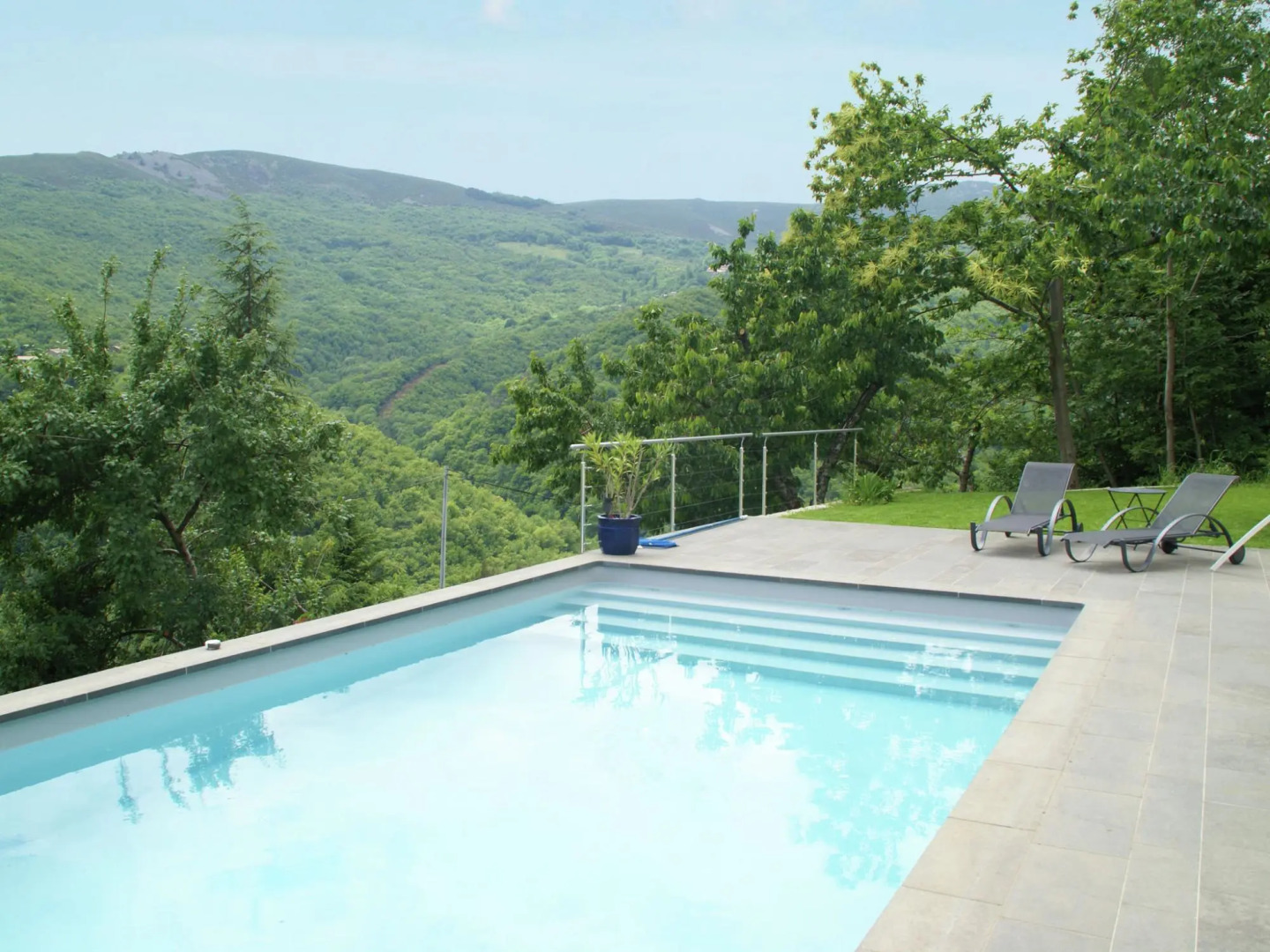 Stunning, Detached Holiday Home With Heatable Pool