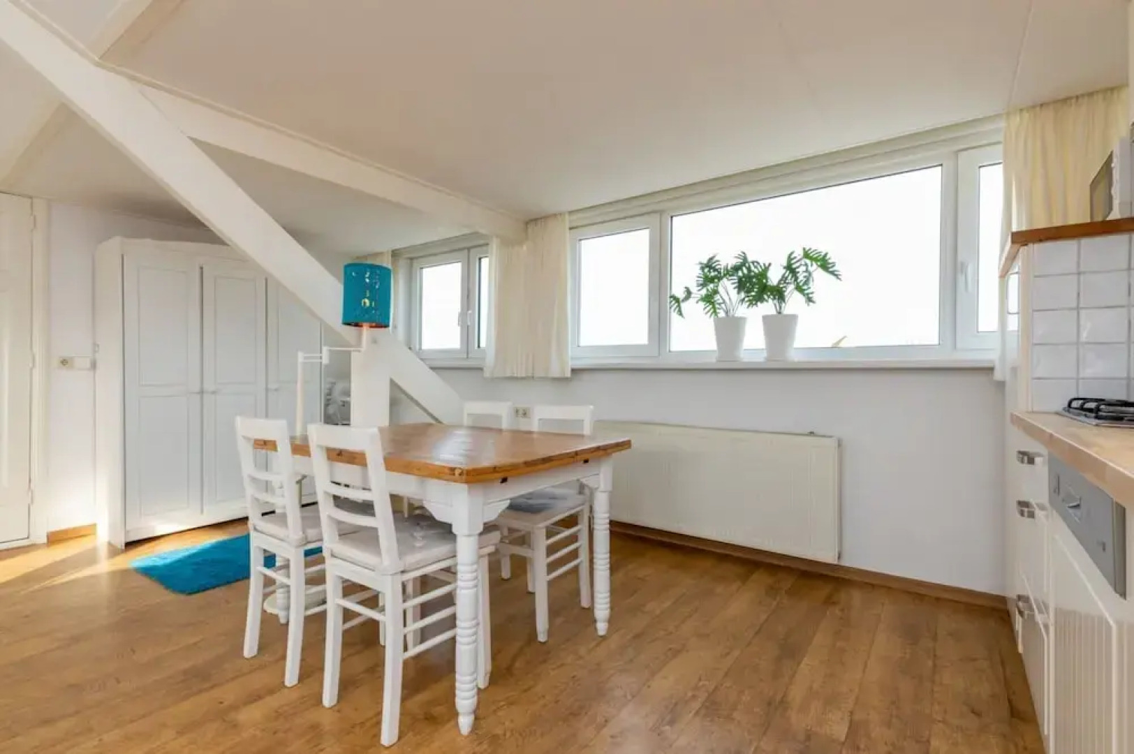 Bright Apartment Near Beach