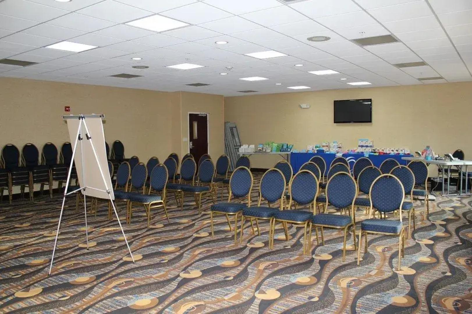 Holiday Inn Express & Suites Niles