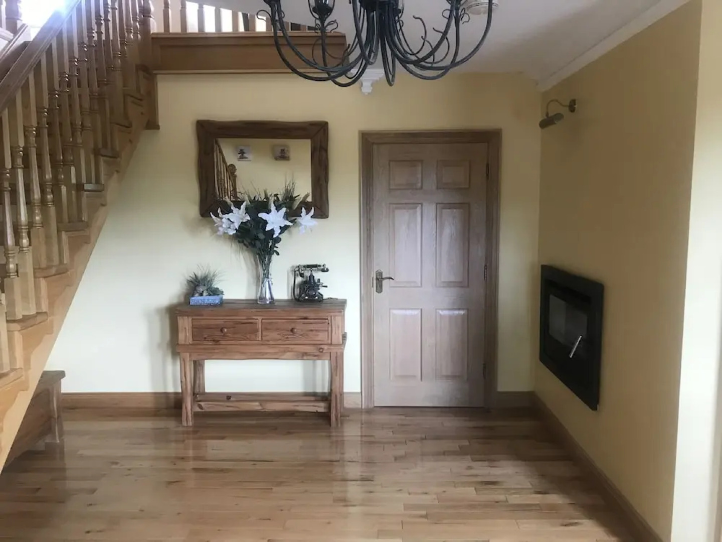 Dungannon 2 Bed Bungalow - Sleeps 5 - Pet Friendly