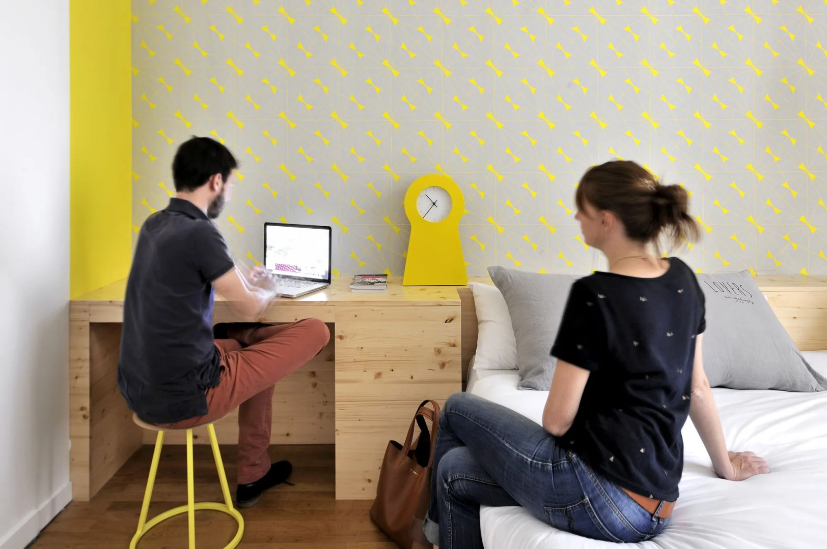 Away Hostel & Coffee Shop