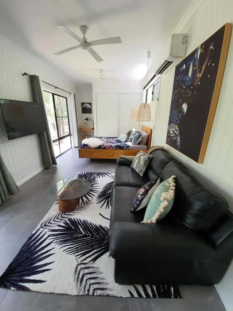 Airlie Beach Eco Cabins - Adults only