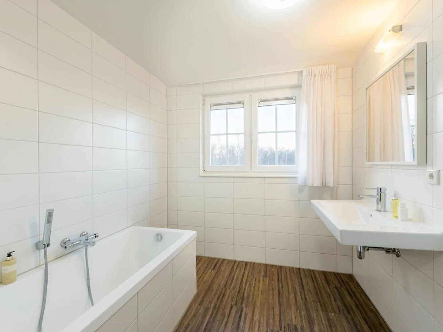 Luxurious Detached Villa with 3 Bathrooms, in de Maasduinen