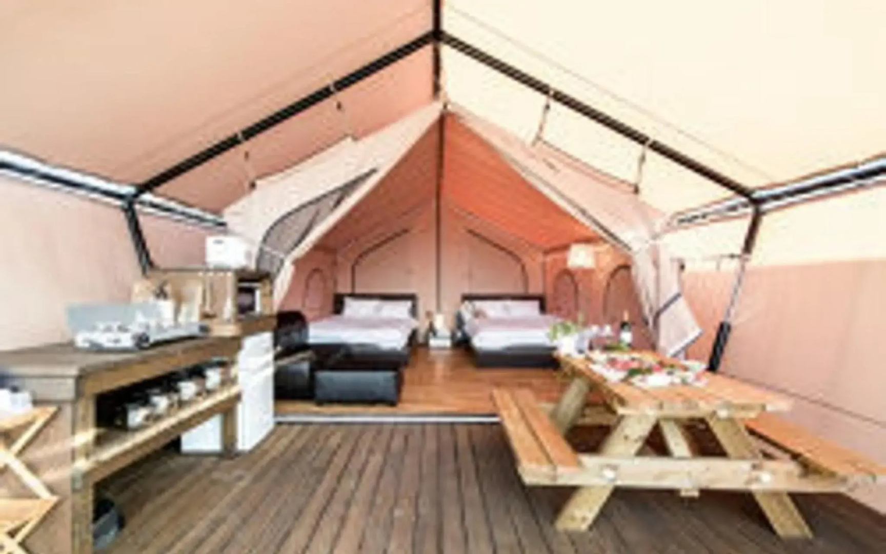 Muju Ppalgangchima Resort Glamping