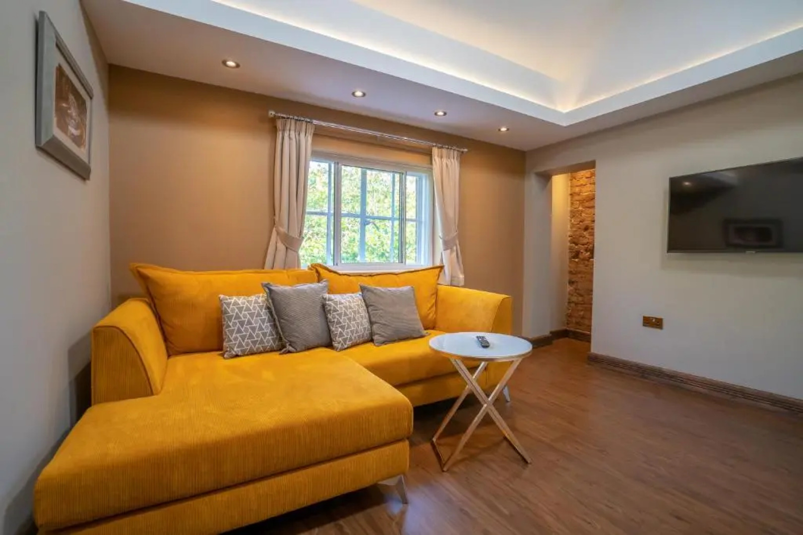 Bond Street Apartments