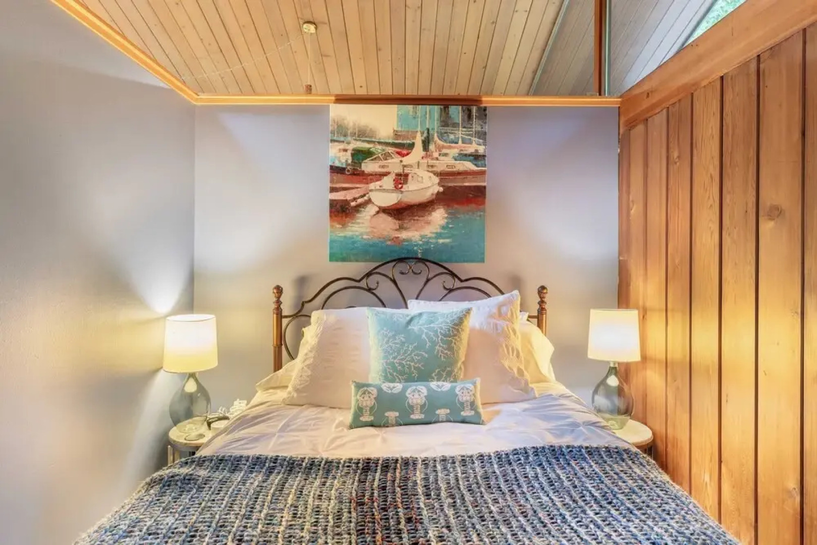 Oceanfront w/ Game Room, Fire Pit, Panoramic Views Angels Landing by Avantstay