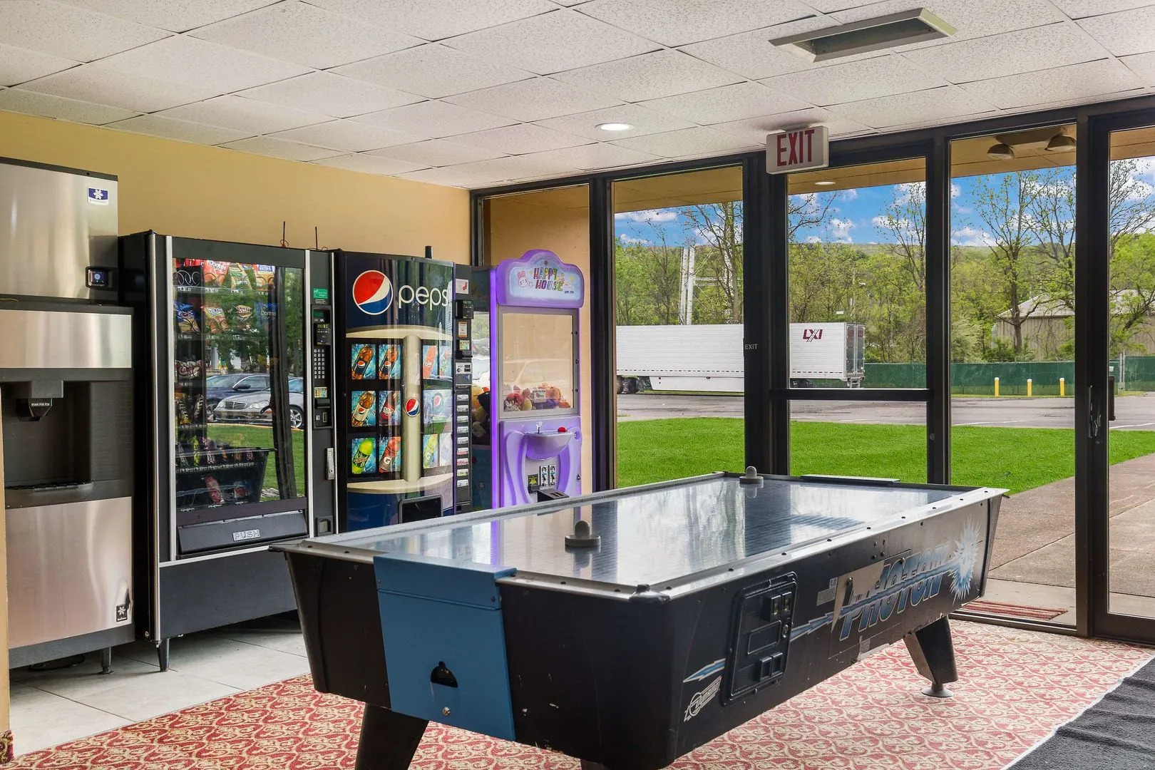 Clarion Inn & Suites Stroudsburg - Poconos