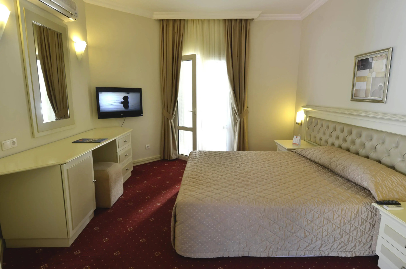 Отель Emelda Sun Club