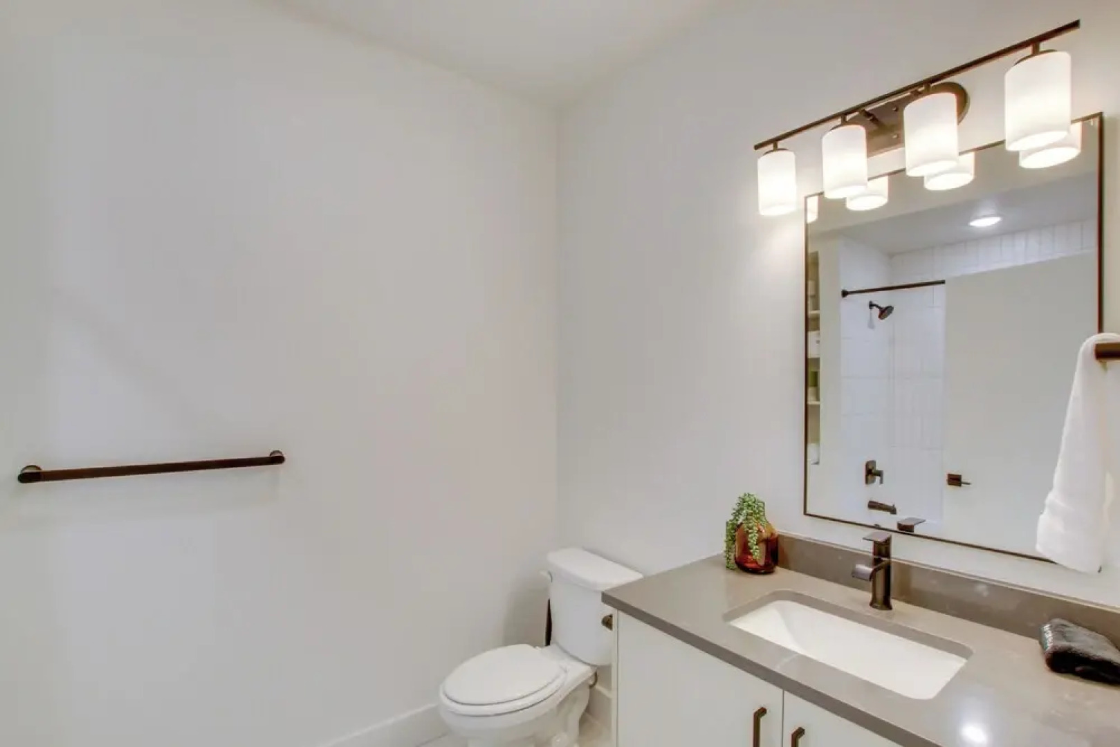 Newly Built Eden Condo w/ Golf Course View!