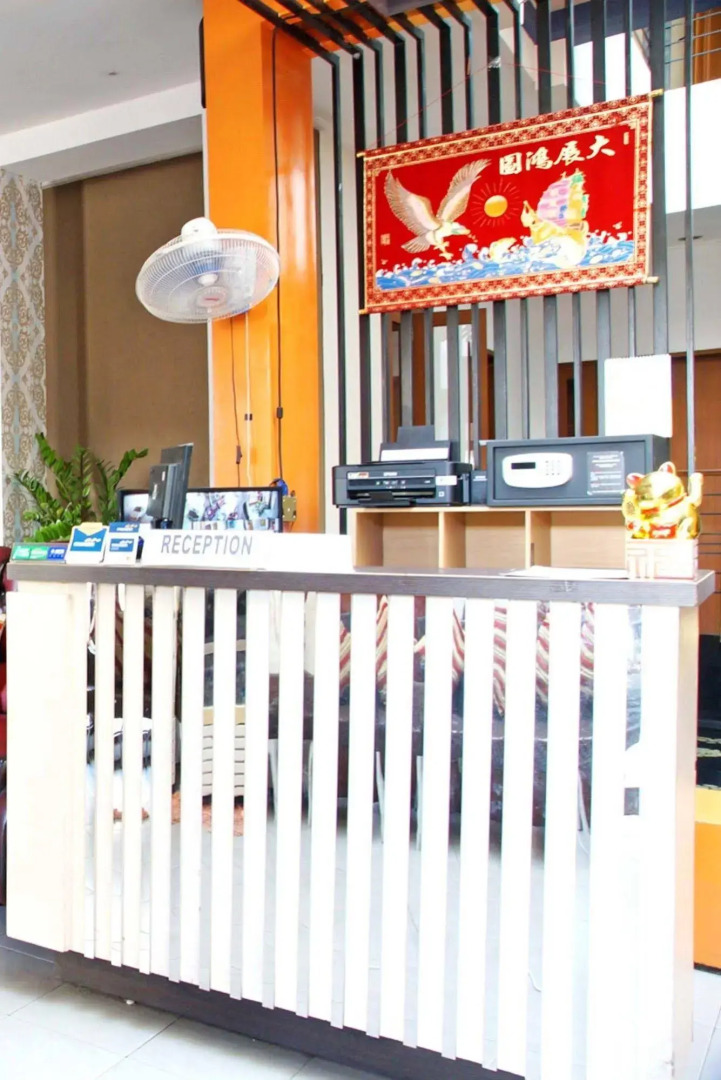 RedDoorz Near Ciputra World