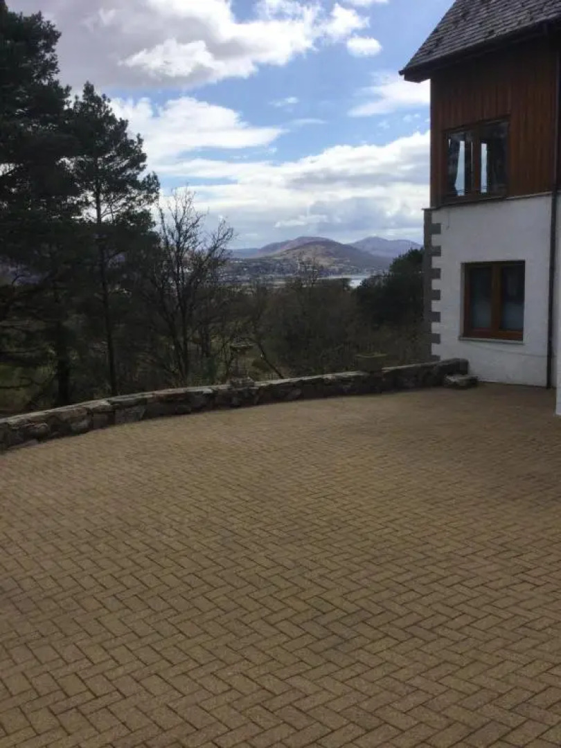 Tigh Stobban Apartment 1