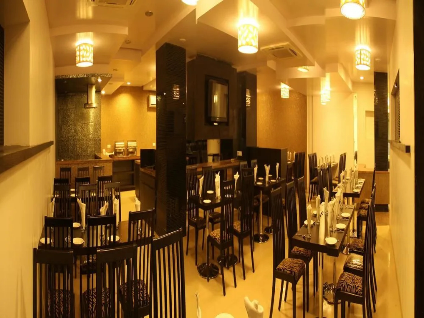 OYO 2037 Hotel Manor