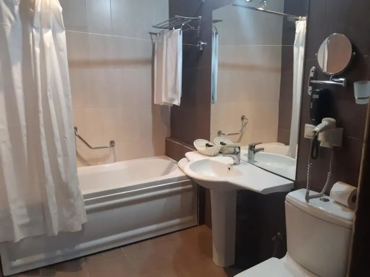 Отель The Crown