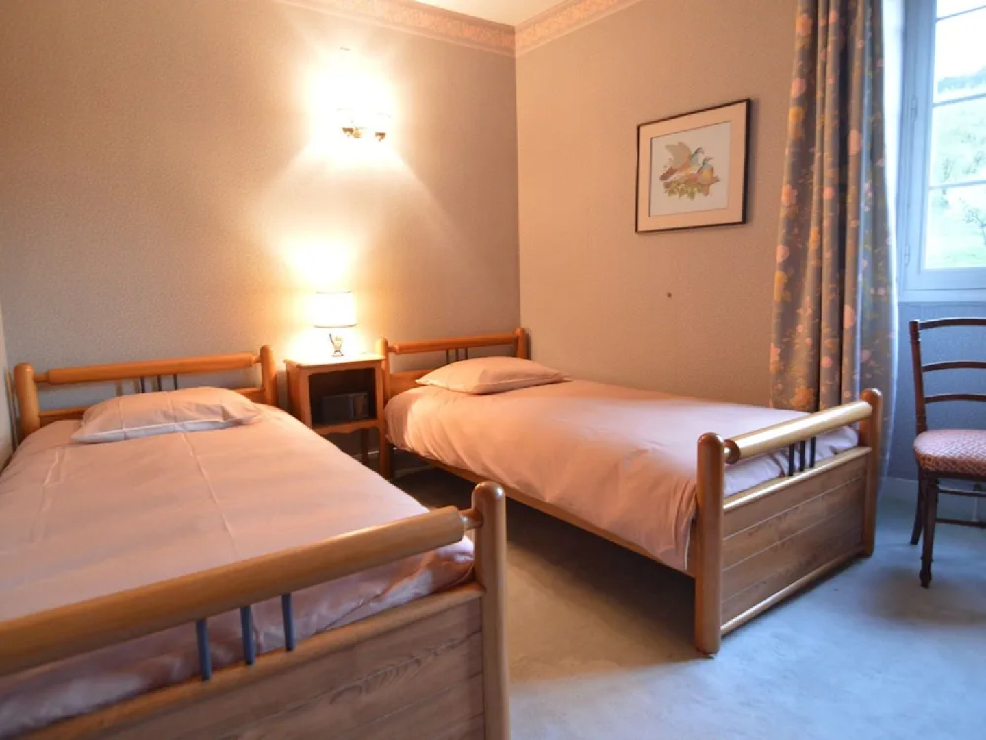 Modern Holiday Home in Vault-de-lugny With Meadow View