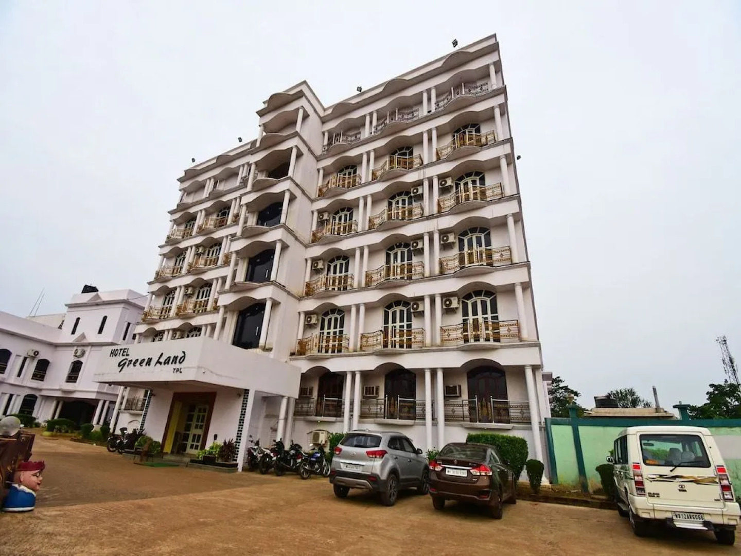 Capital O 42660 Hotel Greenland Towers