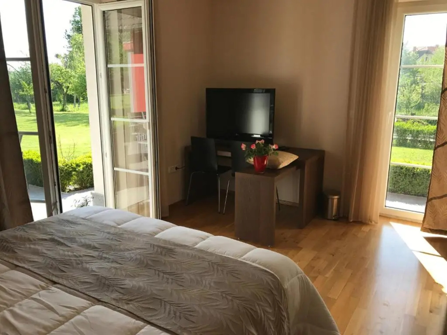 Linden Garden Apartment