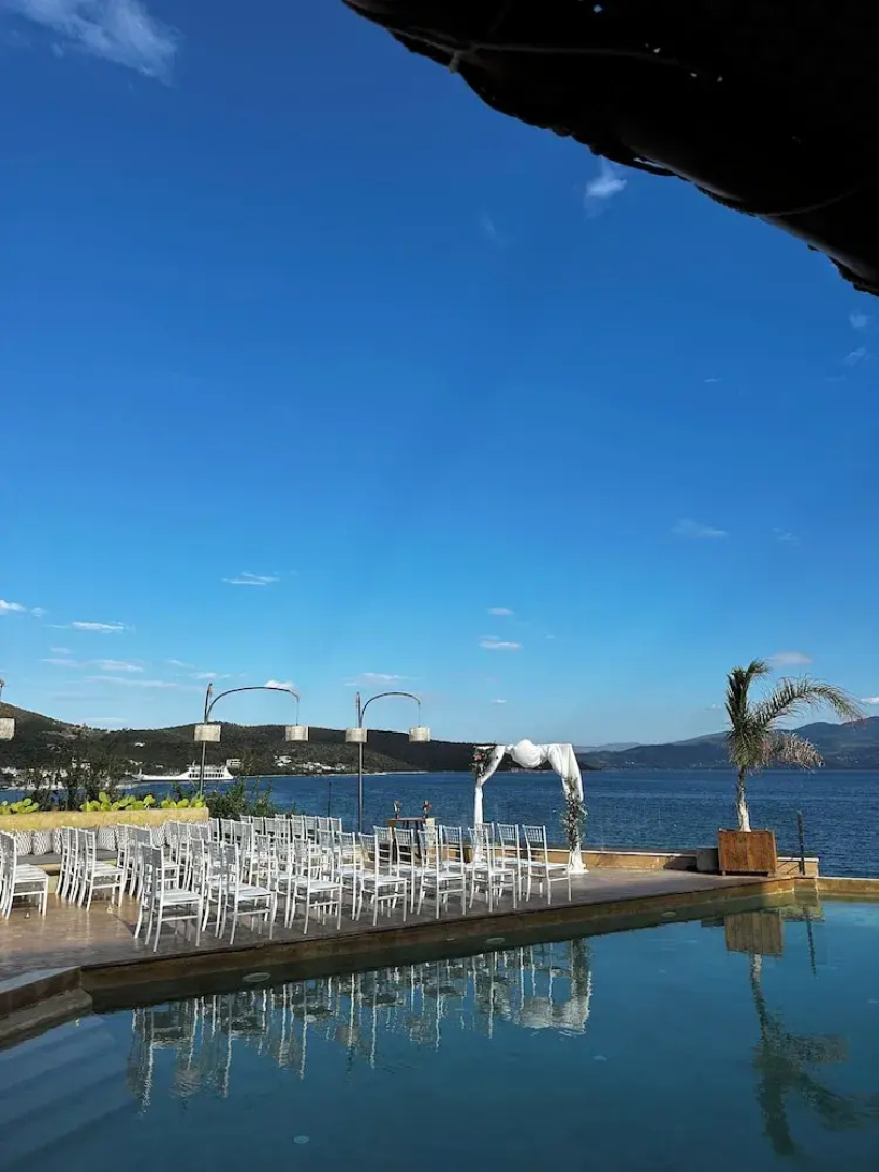 Del Mare Suites
