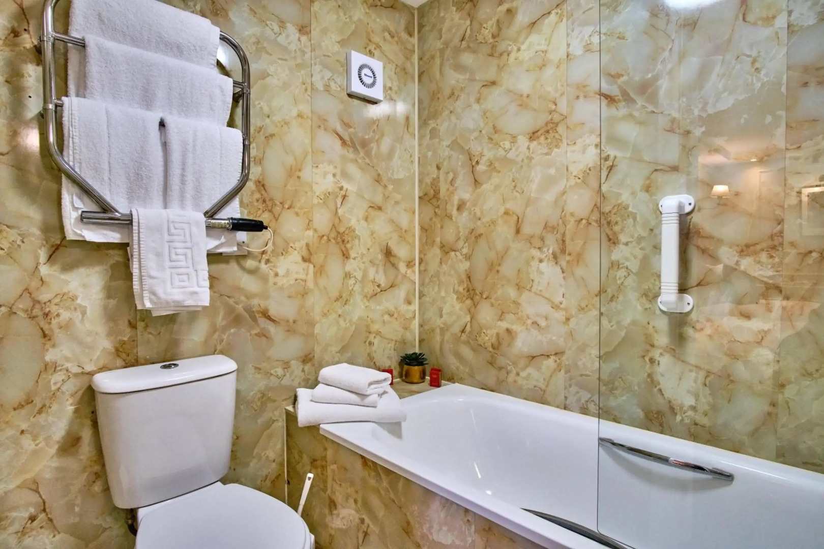 Muthu Ben Doran Hotel