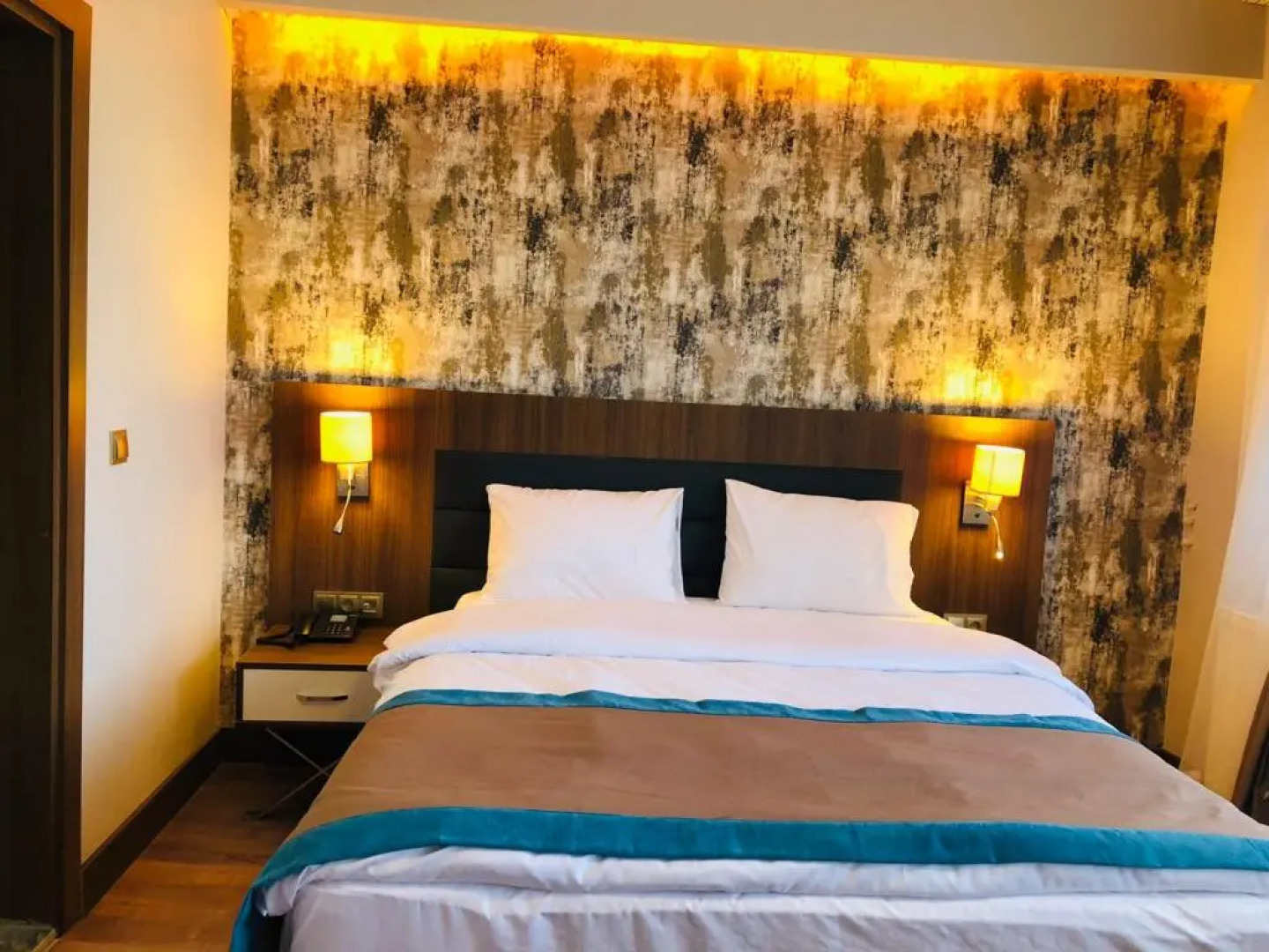 Crystal Snow Butik Hotel