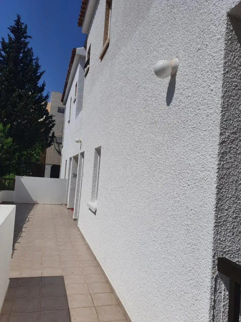 Sea Cleo Napa Hotel & Annex