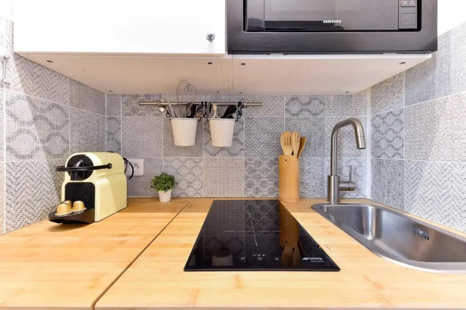 Parishomes - Jolie 2 pièces - La Défense - Champs Elysées