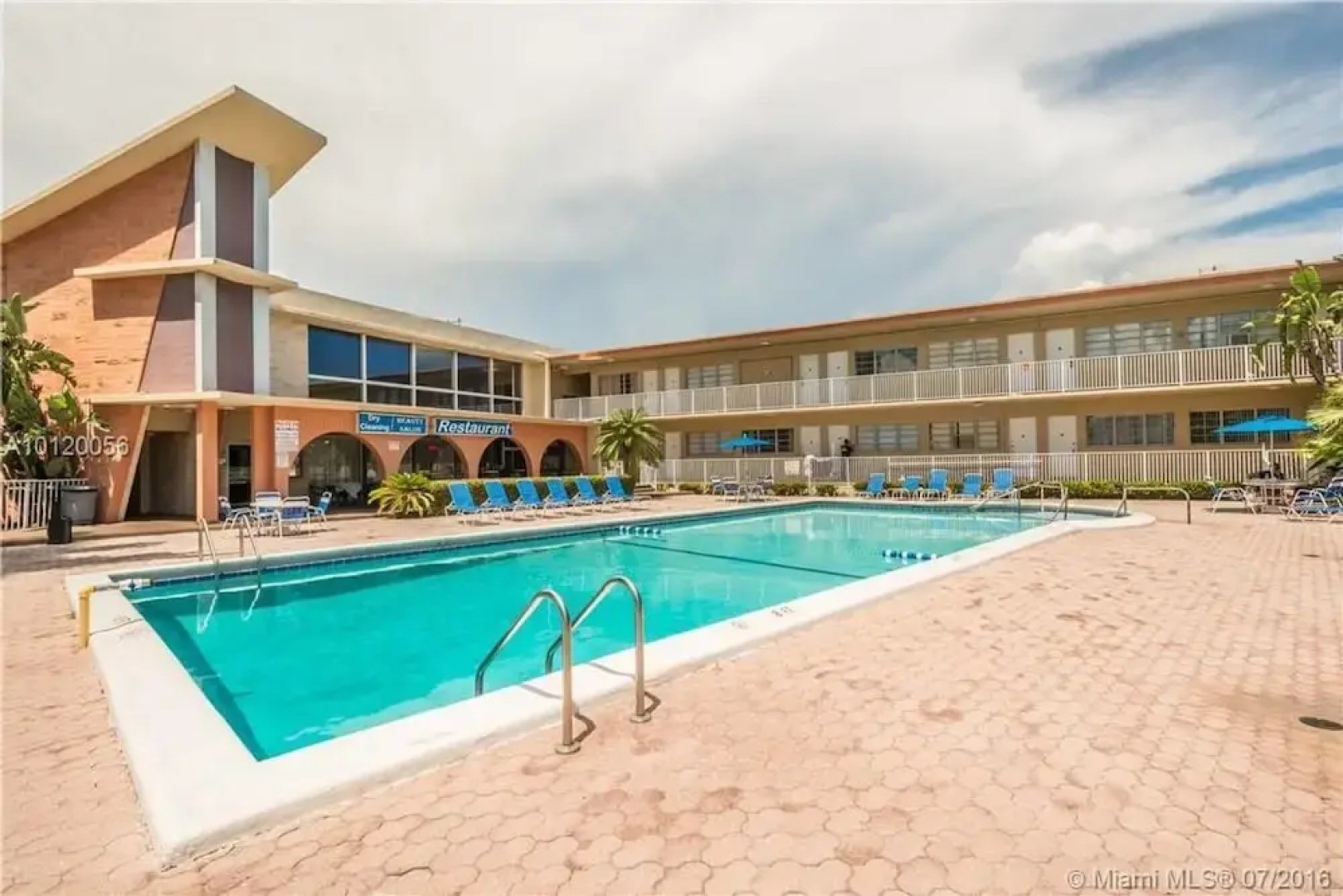 Amazing 1br apartment with pool, Hallandale Beach!