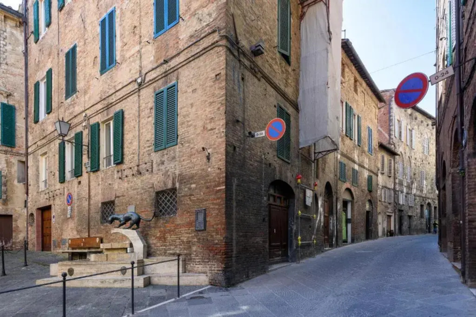 Piazza Paradiso Accomodation