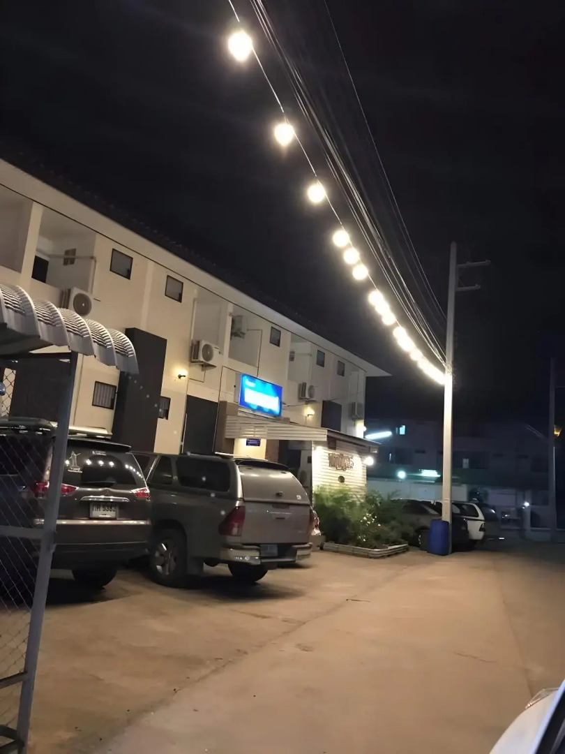 Pon-Pon & Nuan-La-Or