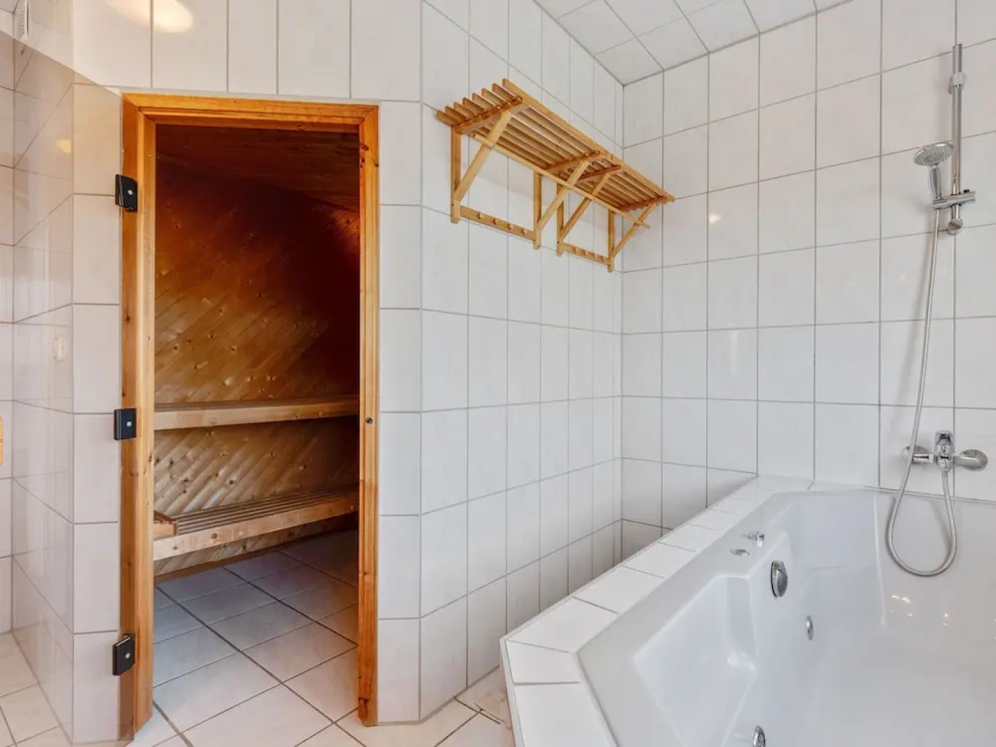 Cozy Holiday Home in Kuhlungsborn near Baltic Sea Coast