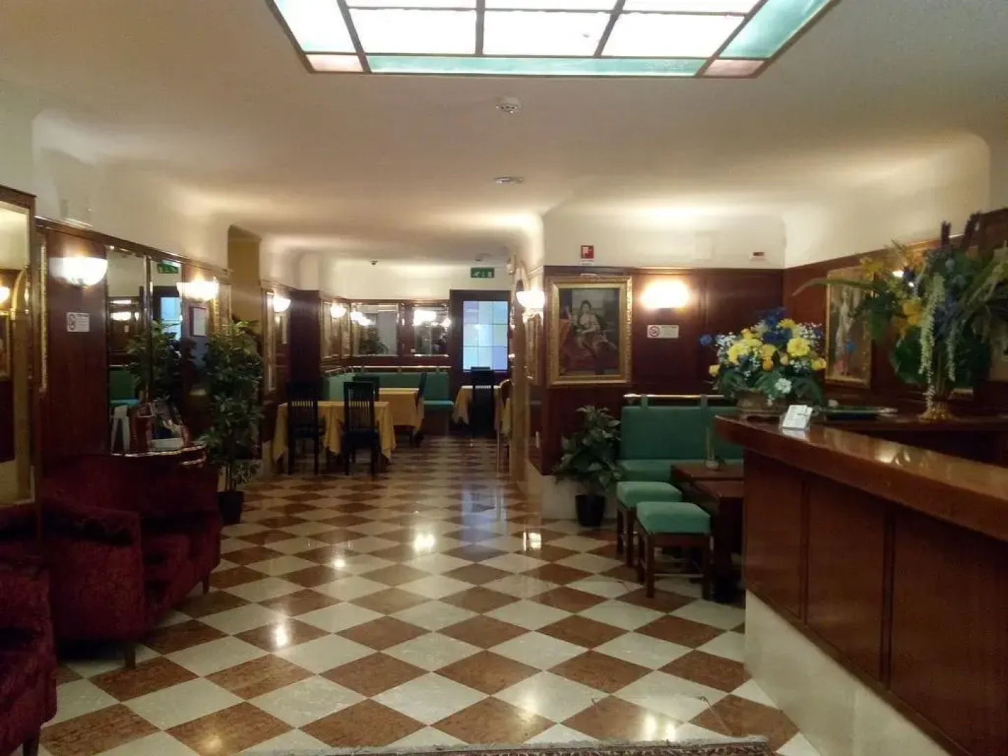 Hotel Diana