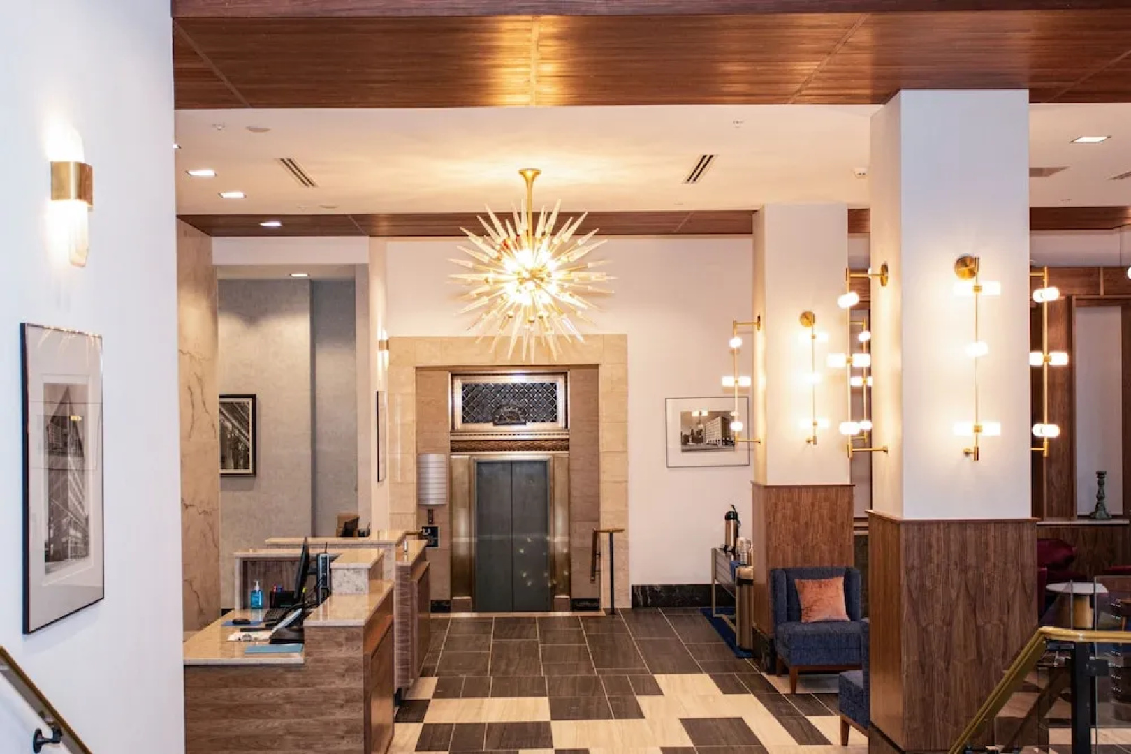 BLU-Tique, Akron, a Tribute Portfolio Hotel