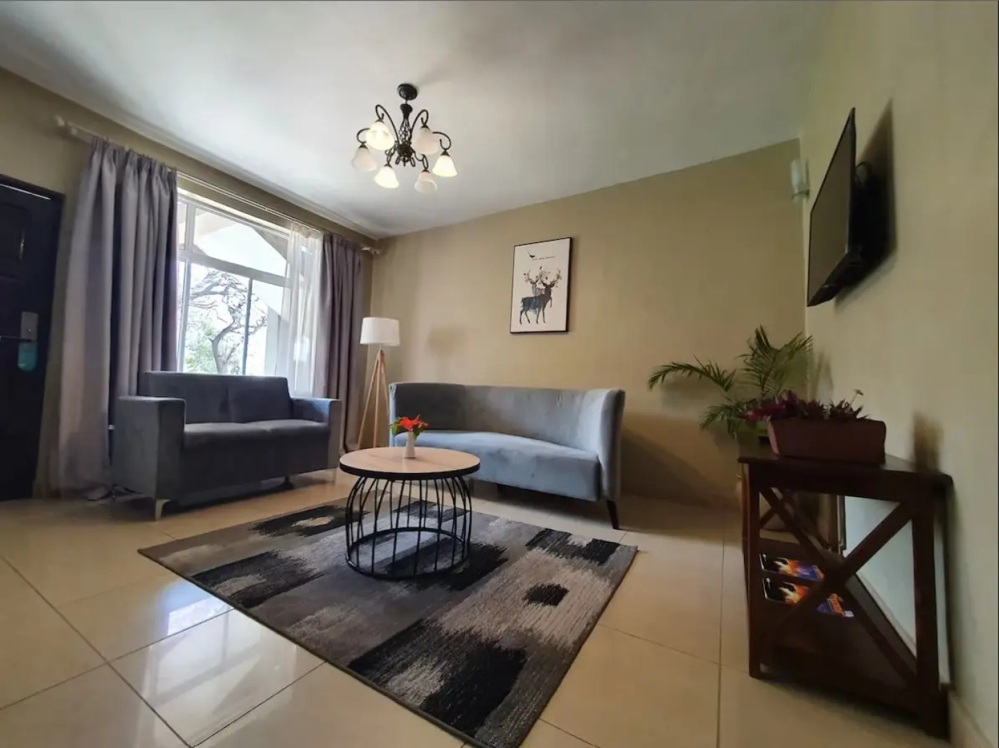 Serendib Suites & Conference Center